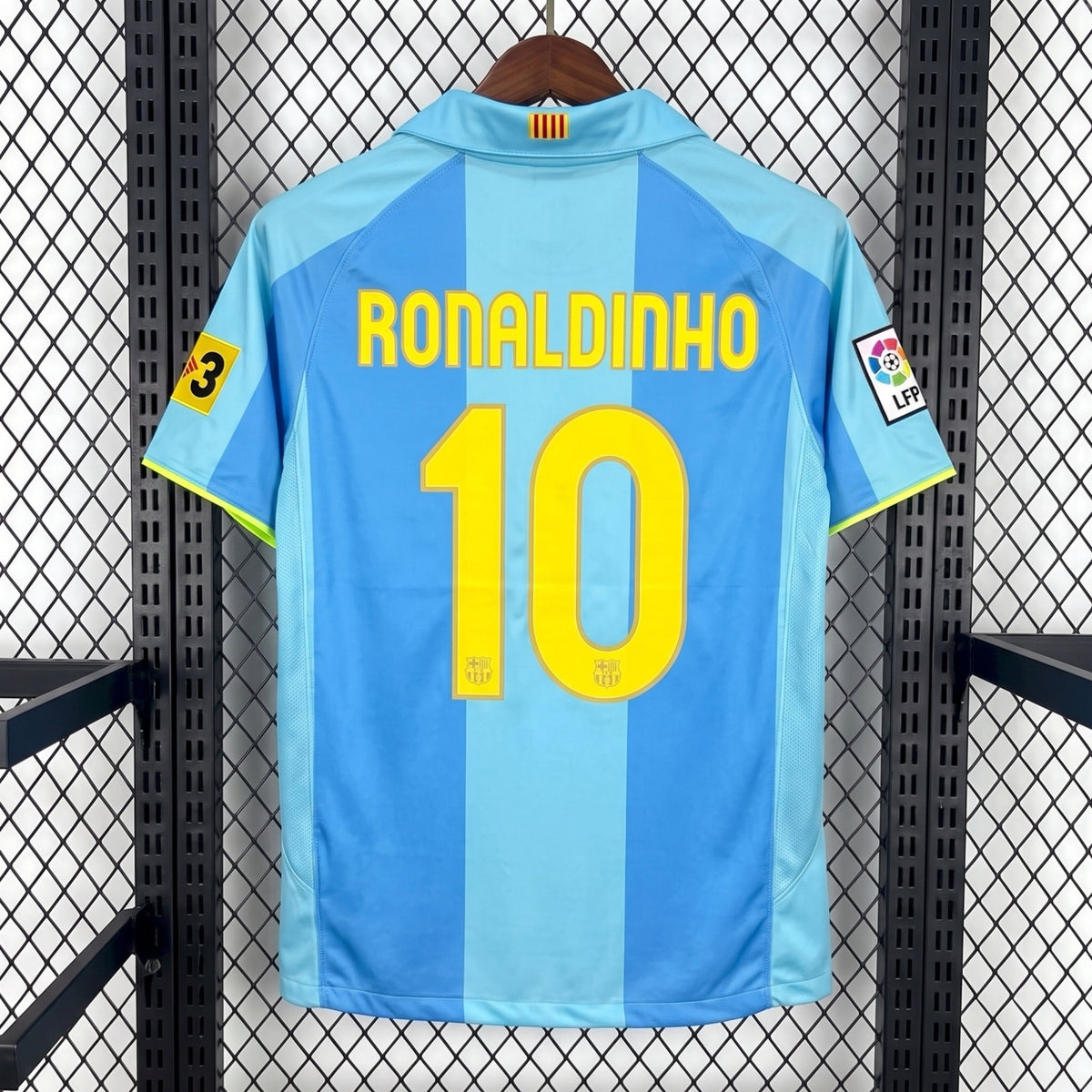 Camiseta Retrô Barcelona Ronaldinho 2007- 2008